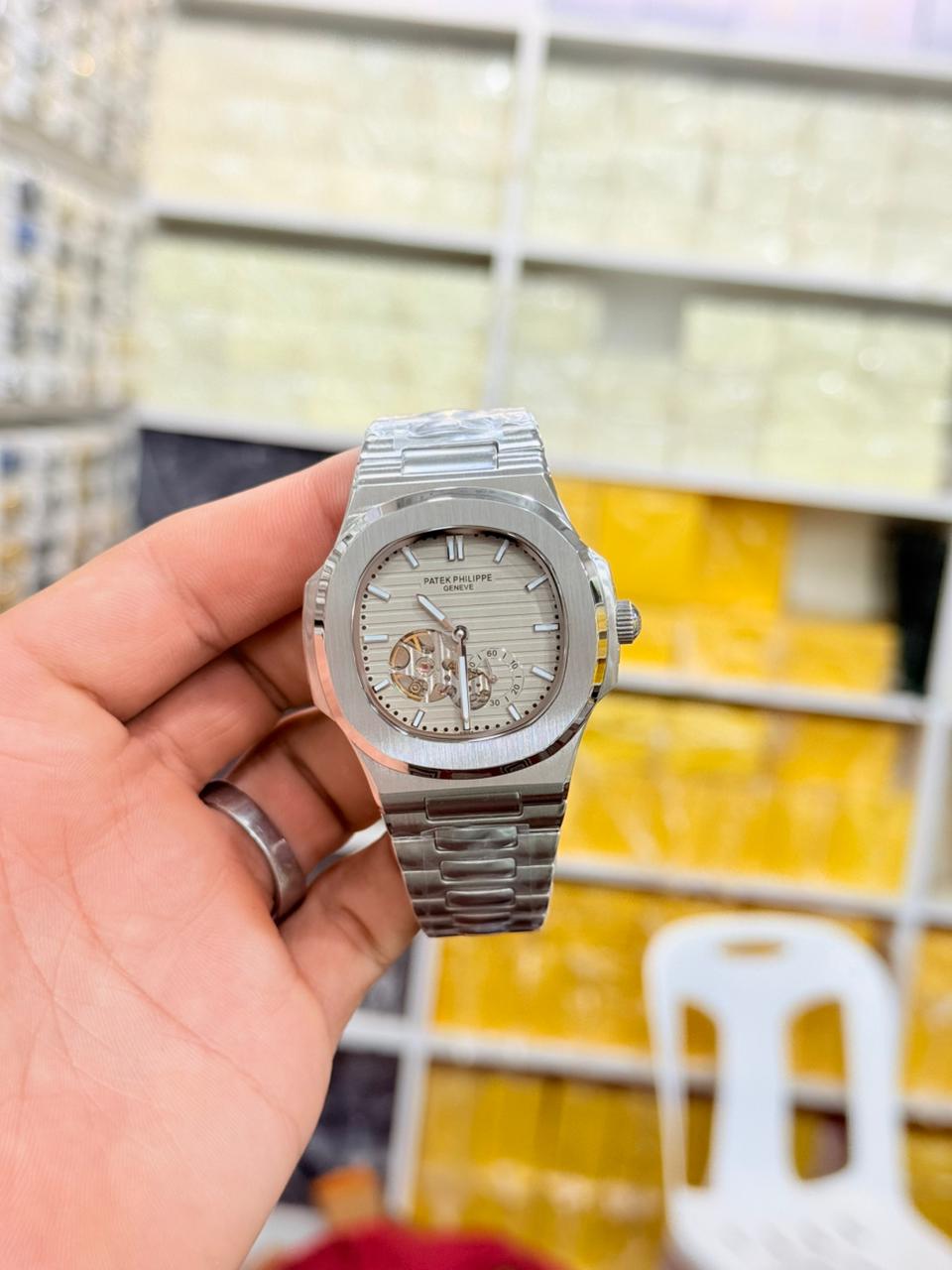Watch Patek Philippe Nautilus - Image 9